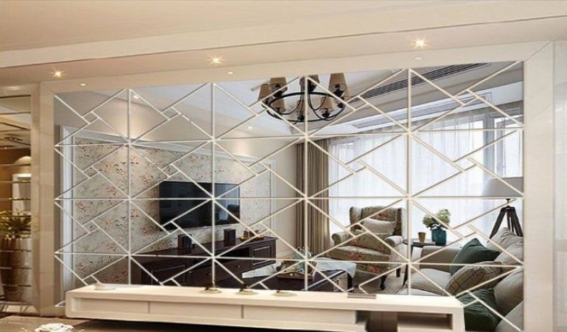 Decor trang trí tường với gương giúp mở rộng không gian